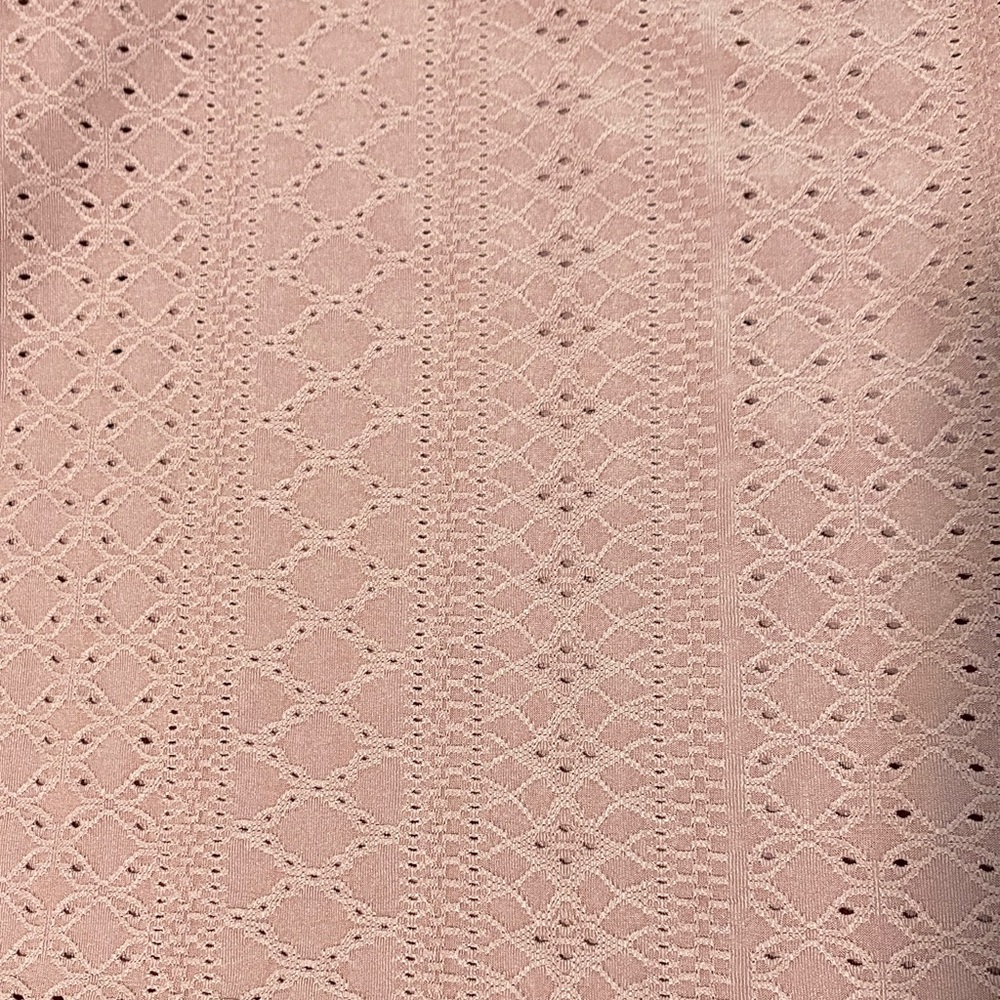 XXL Women's Top in Dusty Pink Eyelet Design - Picture 5 of 6
